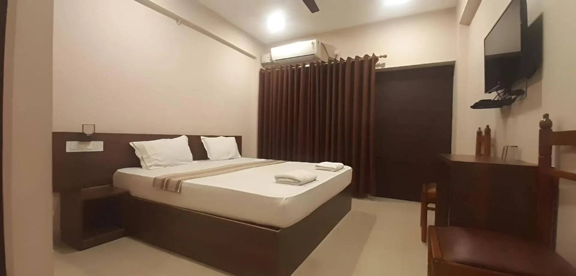 Ξενοδοχείο Plaza Tourist Home Kannur