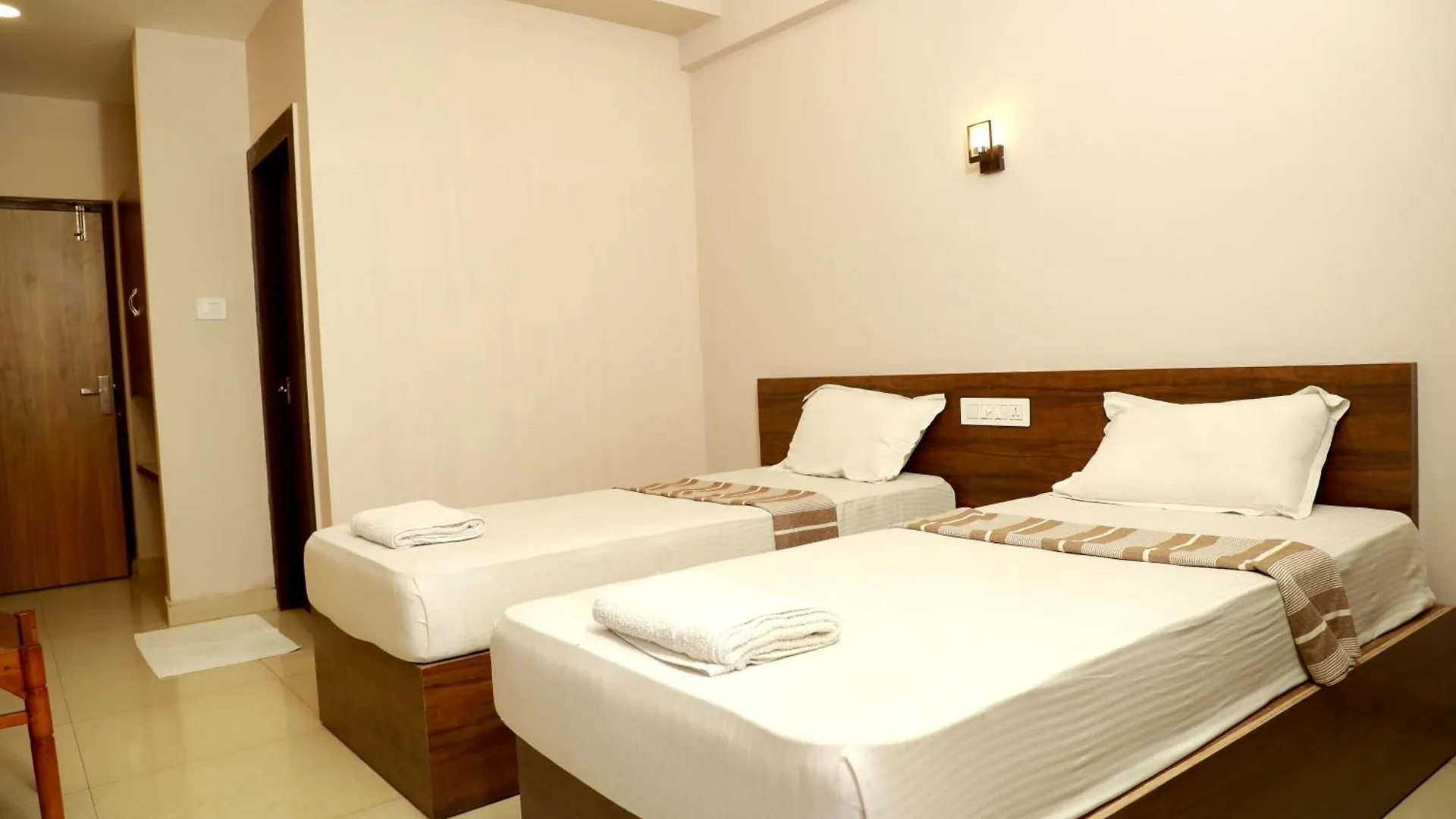 Ξενοδοχείο Plaza Tourist Home Kannur