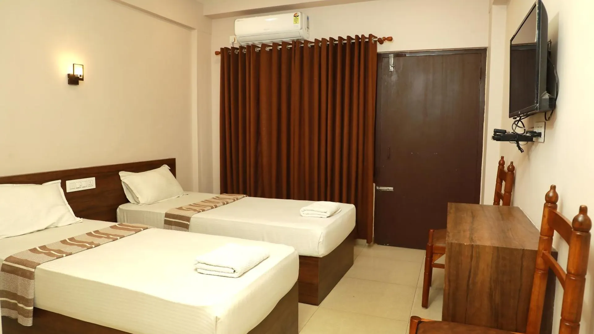 Hotel Plaza Tourist Home Kannur